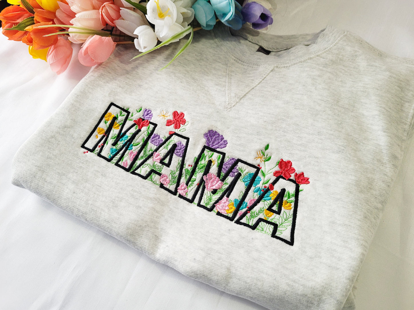 Nurturing MAMA crewneck - Enchanted Collection