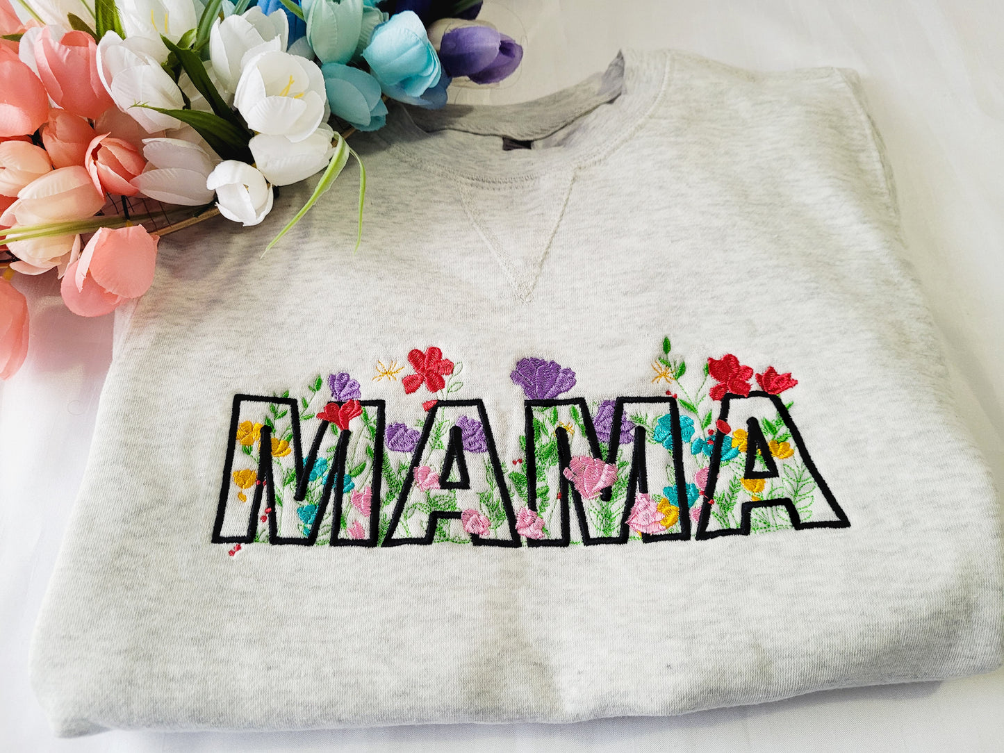 Nurturing MAMA crewneck - Enchanted Collection