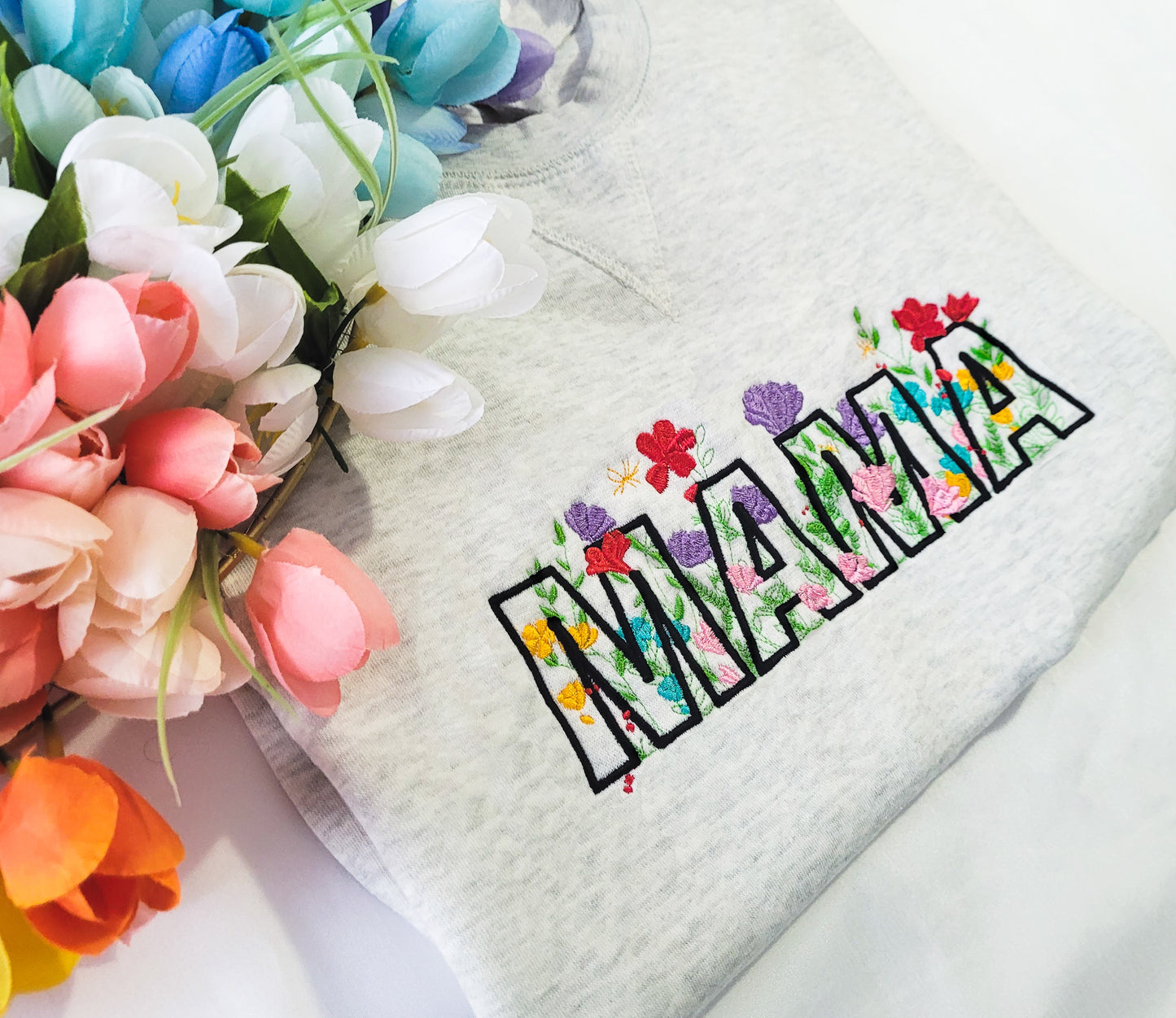 Nurturing MAMA crewneck - Enchanted Collection