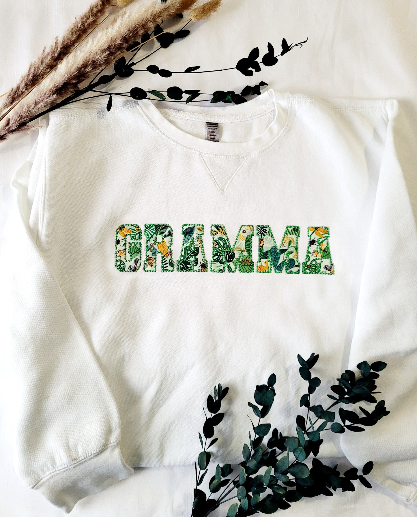 Custom Grandma/ Nanny/ Nonna Sweatshirt - Pearl collection